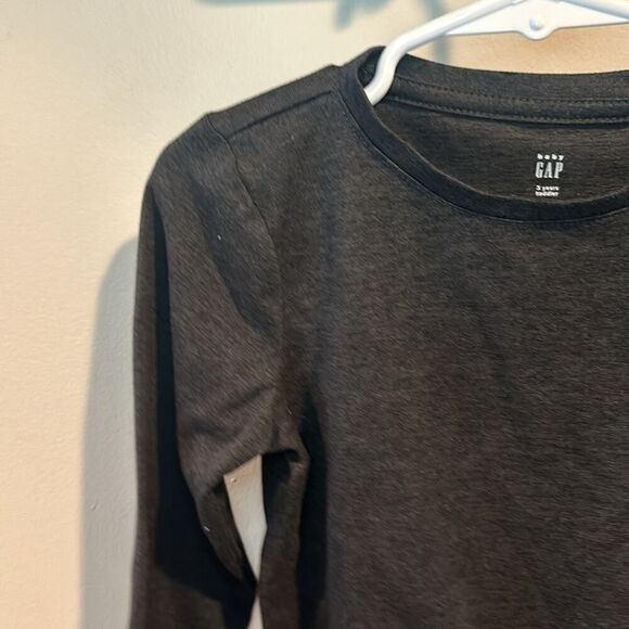 babyGAP 3T GapFit BUNDLE (2) Long Sleeve Knot-Tie Front Tops - Picture 5 of 11
